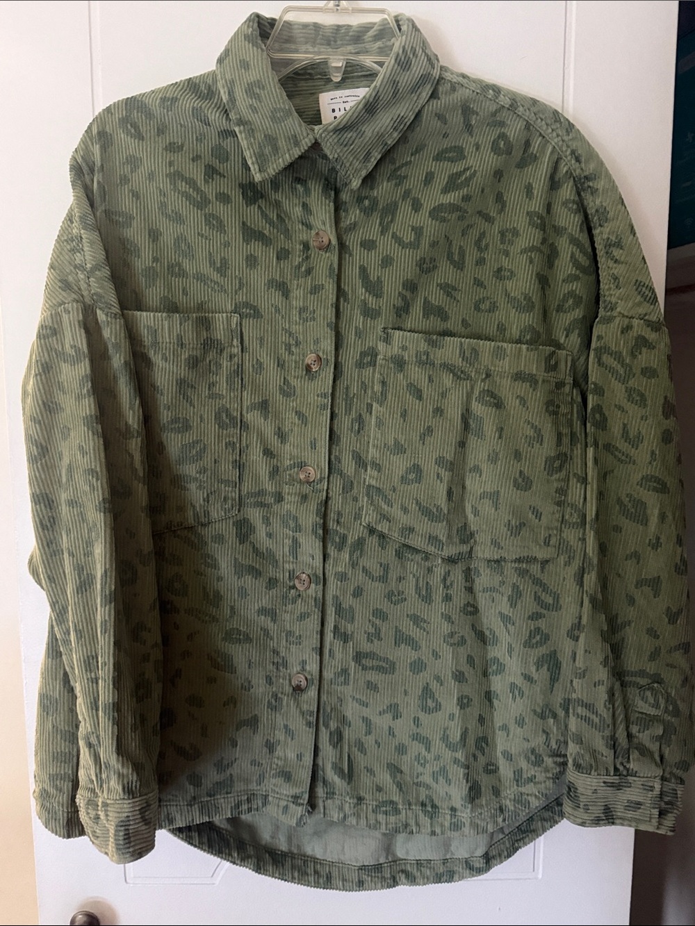 Billabong Sage/Olive Green Corduroy Leopard Shirt Jacket - Size Large - Picture 2 of 7